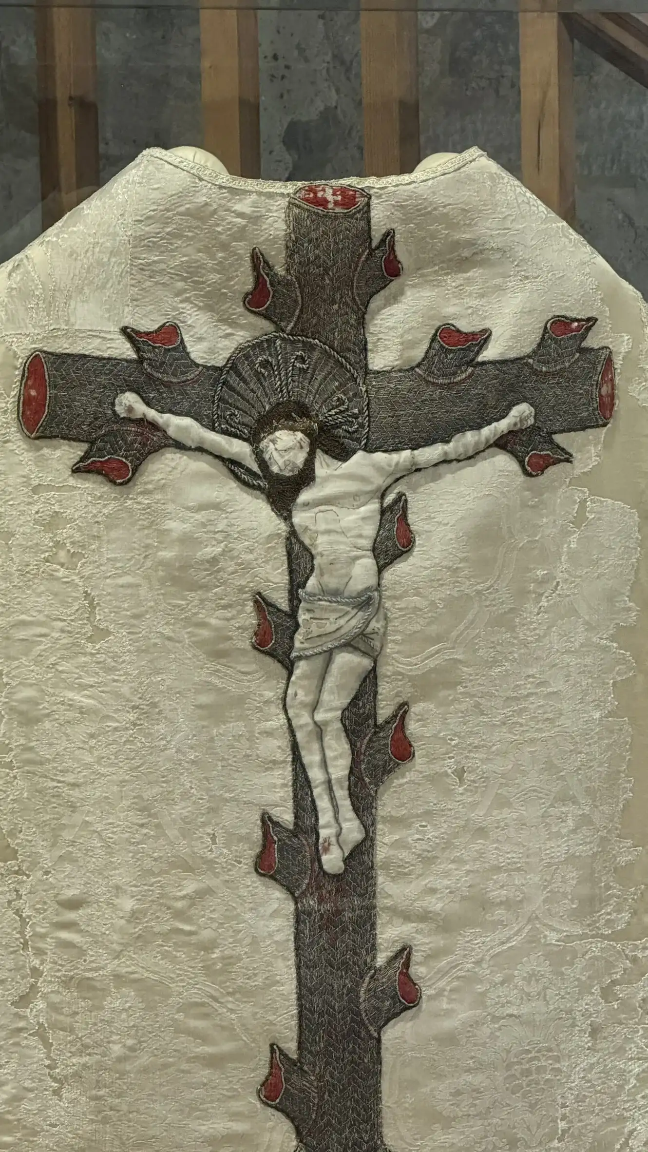 Astkreuz mit Corpus Christi