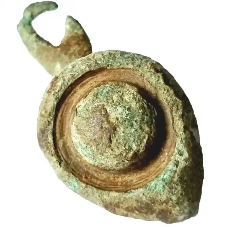 Römischer Knopf- und Schlaufenverschluss; ca. 100 n. Chr.; Kupferlegierung