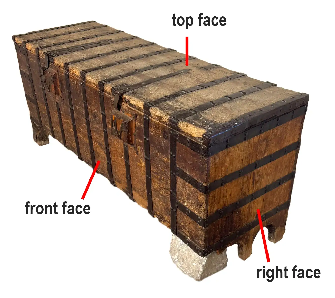 2_Gothic Wooden Chest_st_md_Eng