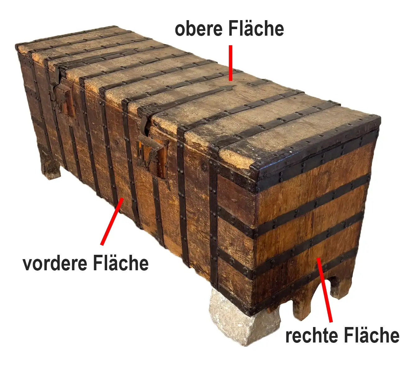 2_Gothic Wooden Chest_st_md_Ger