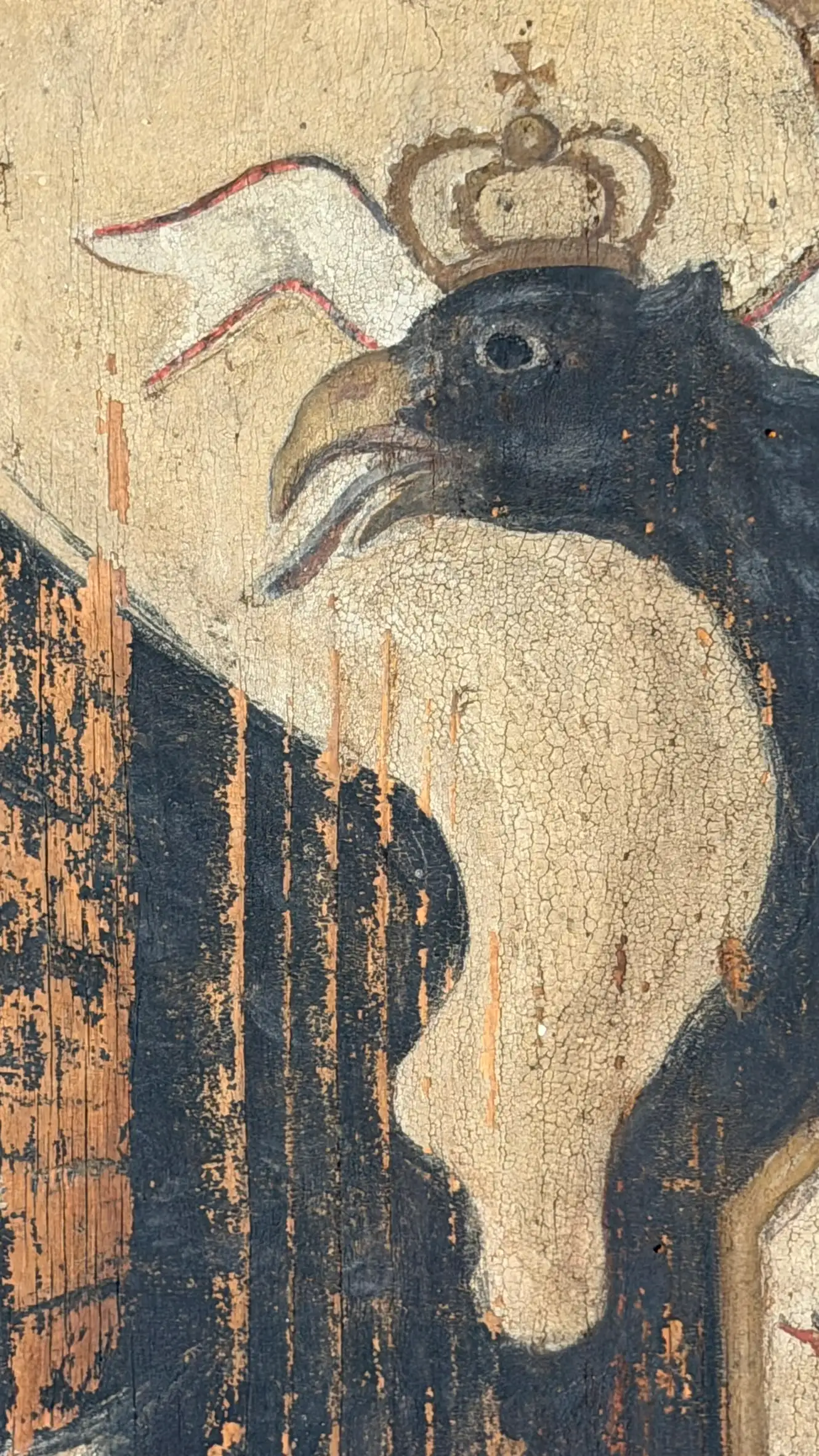The crowned head of the Imperial double-headed eagle is shown in detail.